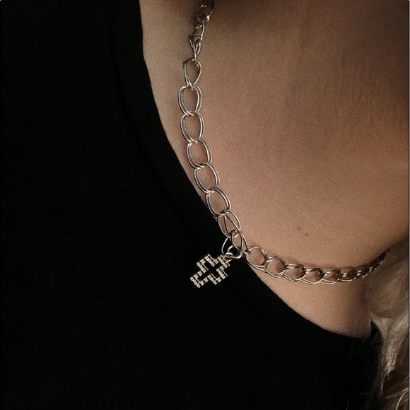 Cross necklace - Picture 3 of 4